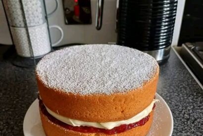Thumbnail for Air Fryer Victoria Sponge Cake