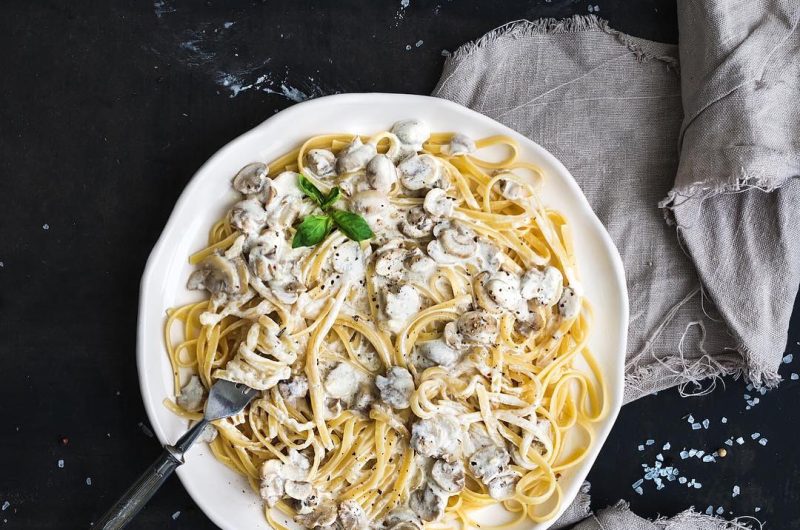 Spaghetti with Mushroom Sauce