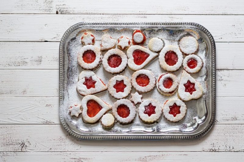 Cinnamon & Orange Jam Linzer Cookies